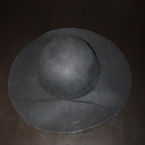 Wide brim floppy hat